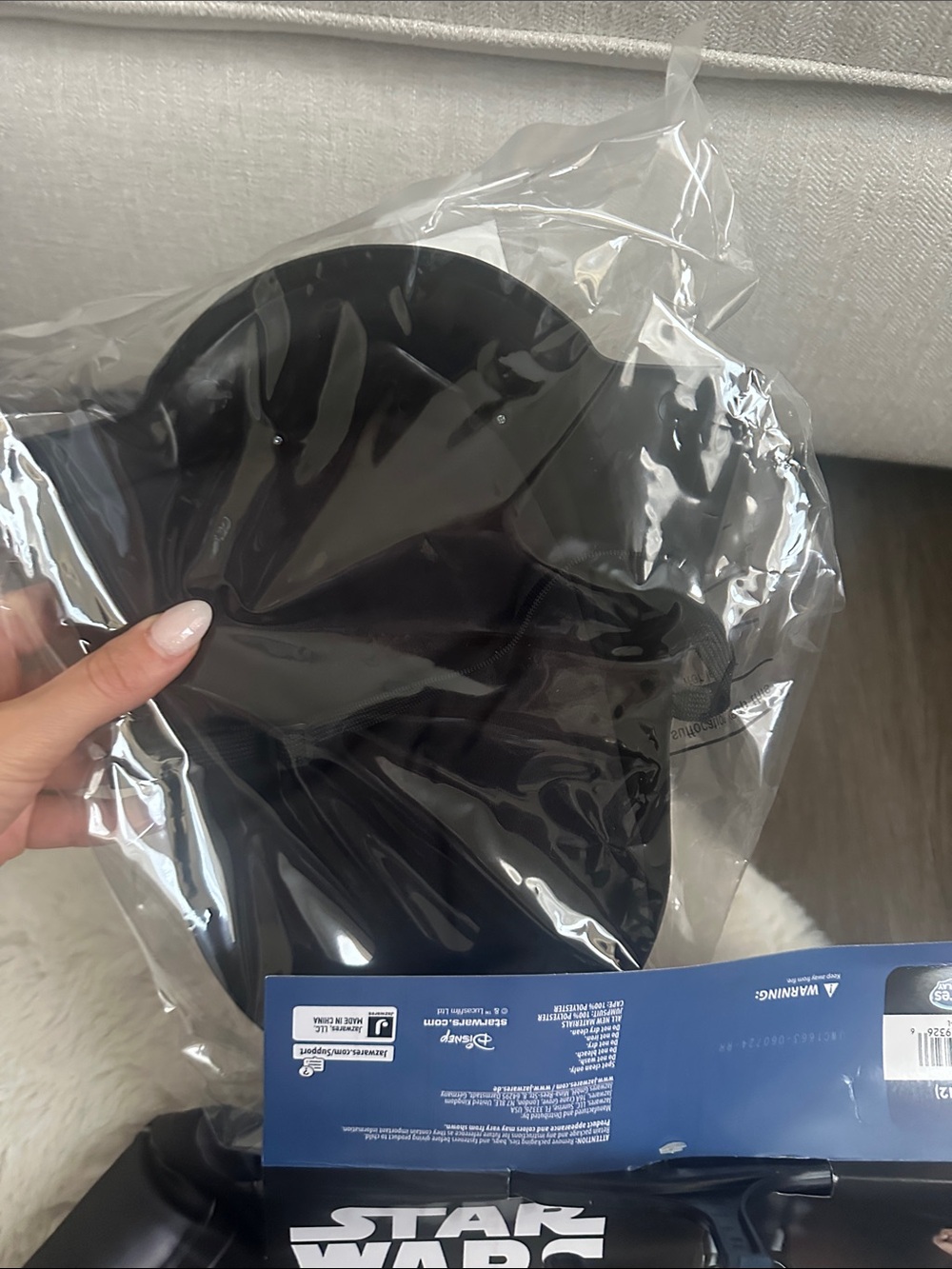 Star Wars Darth Vader Costume for Kids - Black Large - Picture 3 of 5